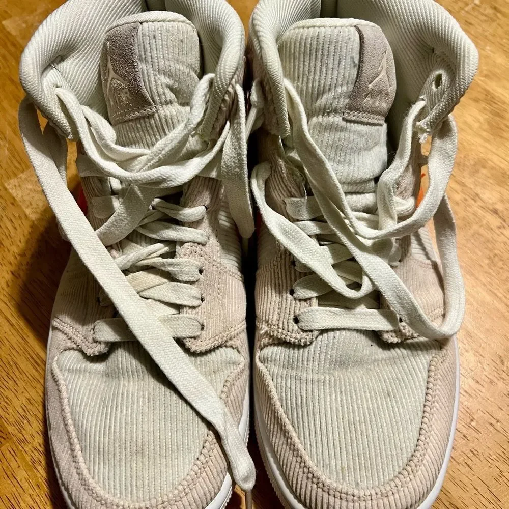 Women's Jordan 1 Mid SE "Corduroy" Sail/Orange-Orange Quartz - Picture 6 of 13